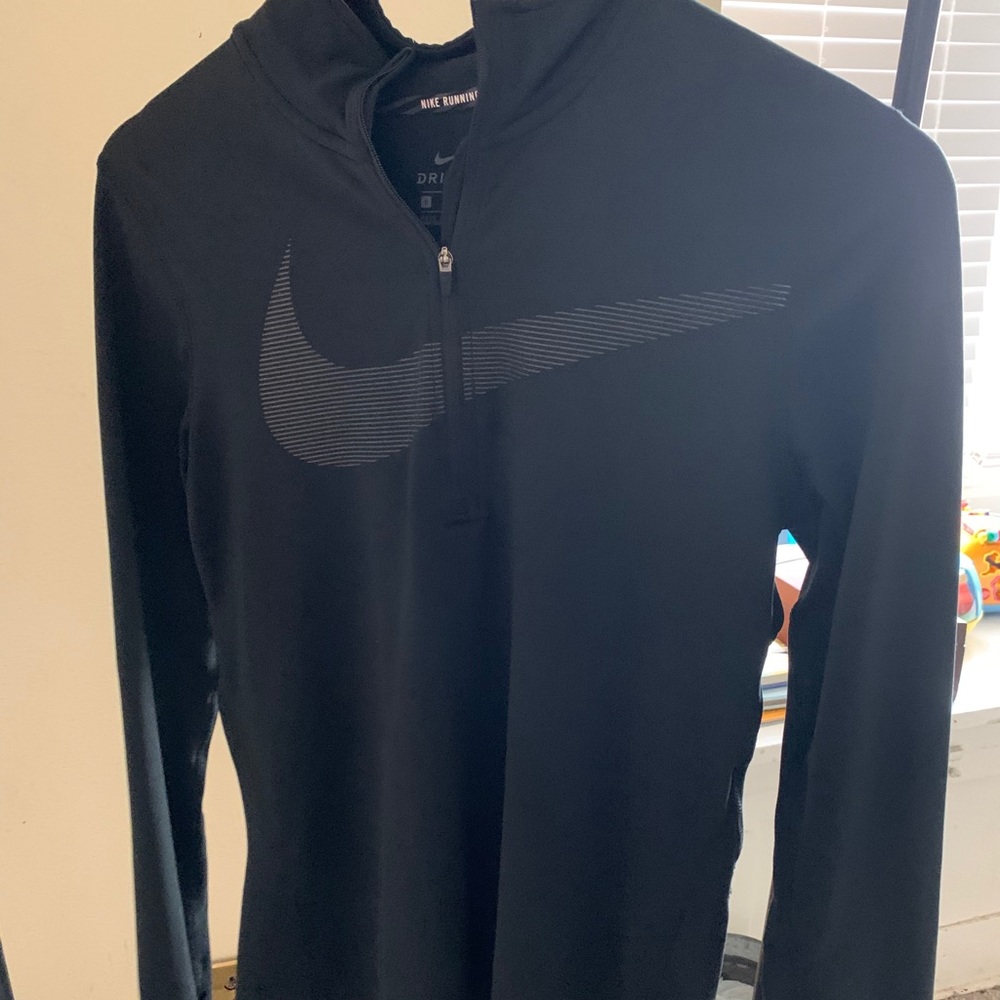 Women’s Nike Dri-Fit Running Pullover in Small
